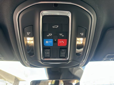 2026 Jeep Grand Cherokee Laredo Altitude