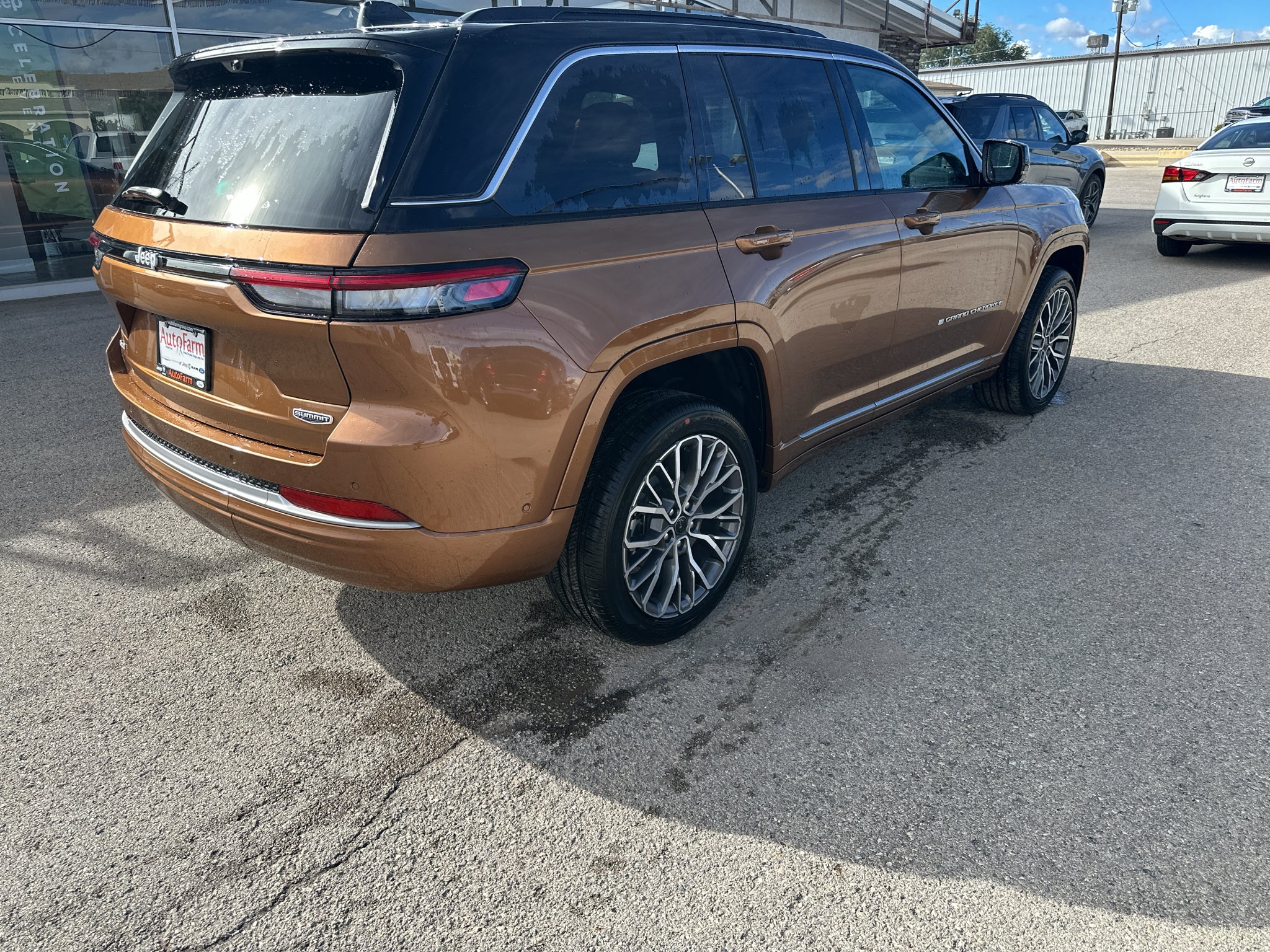 2027 Jeep Grand Cherokee Summit