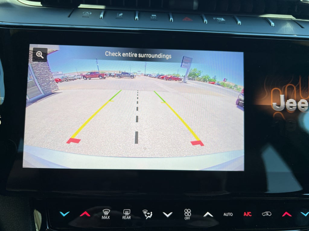 2026 Jeep Grand Cherokee Laredo Altitude