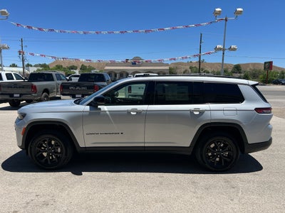 2026 Jeep Grand Cherokee Laredo Altitude