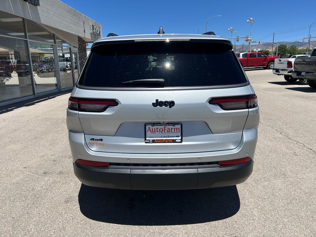 2026 Jeep Grand Cherokee Laredo Altitude