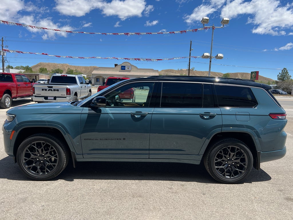 2026 Jeep Grand Cherokee Summit