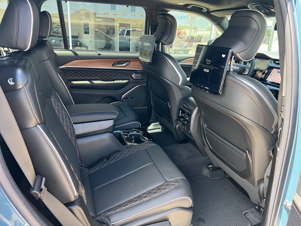 2026 Jeep Grand Cherokee Summit