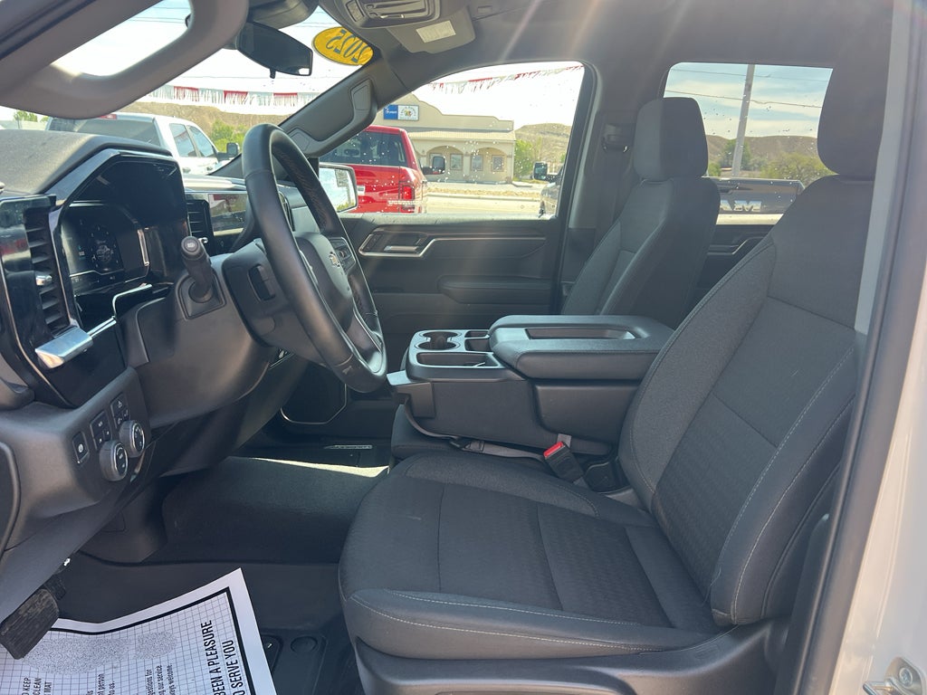 2025 Chevrolet Silverado 1500 LT