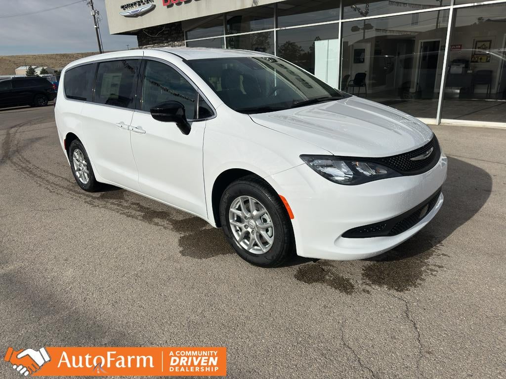 2025 Chrysler Voyager LX