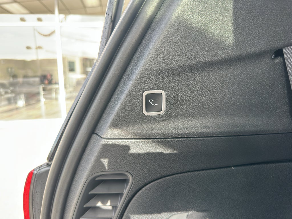 2025 Chrysler Voyager LX