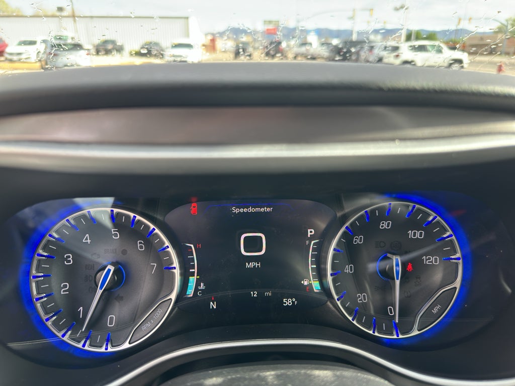 2025 Chrysler Voyager LX