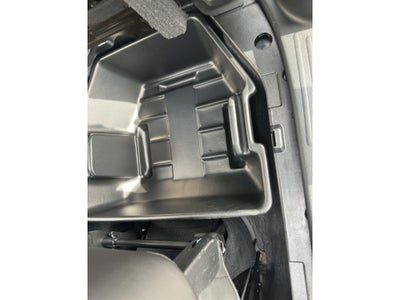 2025 Chrysler Voyager LX