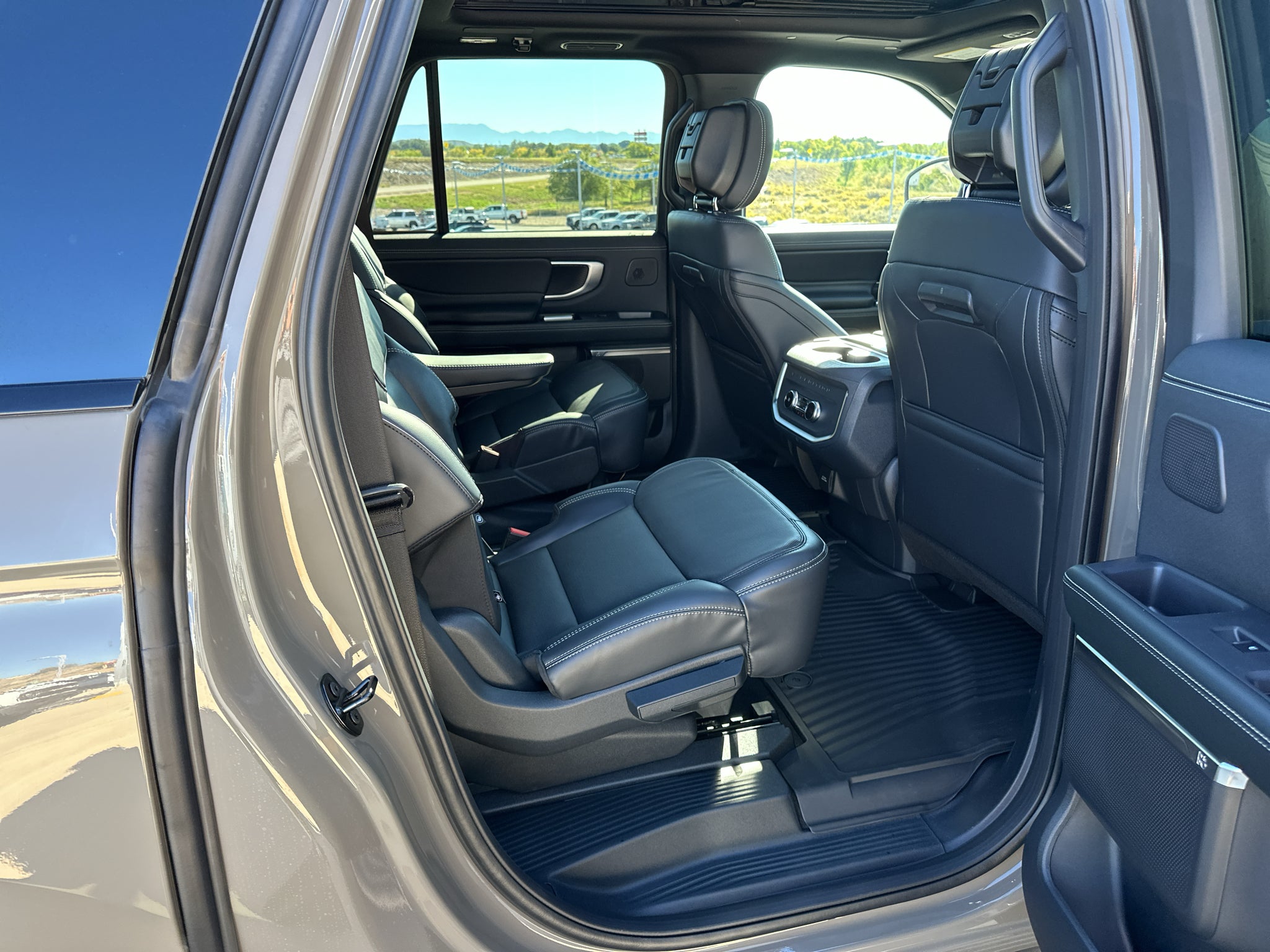 2027 Ford Expedition MAX MAX Platinum