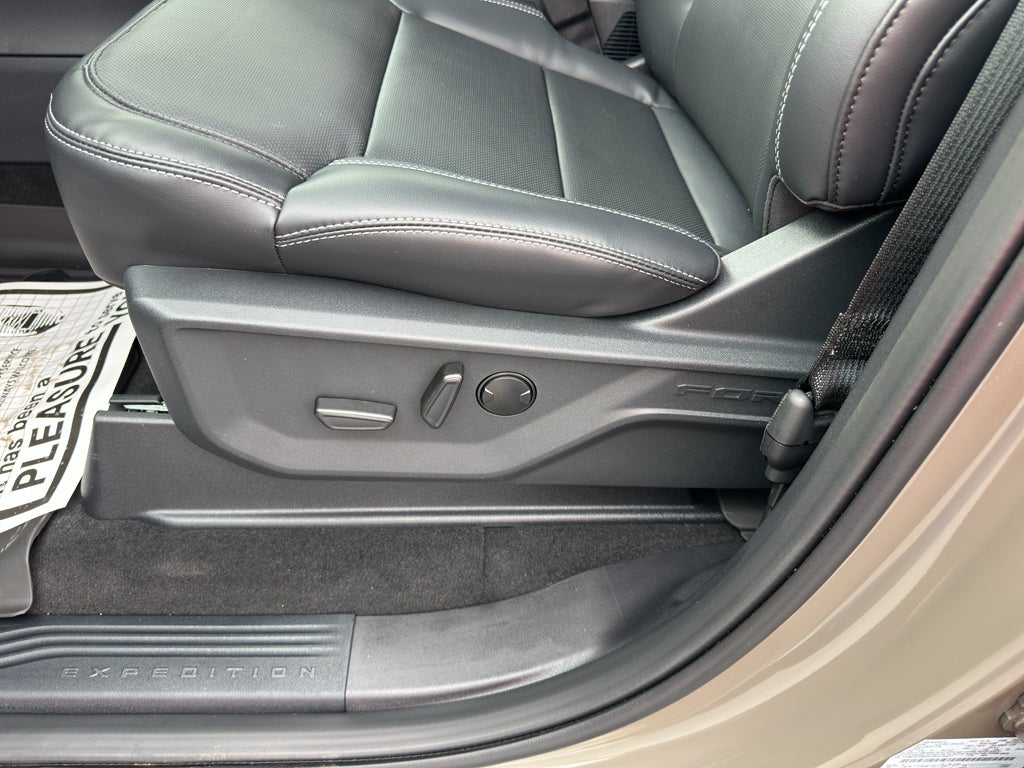 2026 Ford Expedition MAX MAX Platinum®