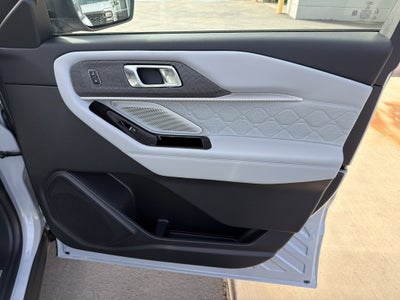 2026 Ford Explorer Platinum™