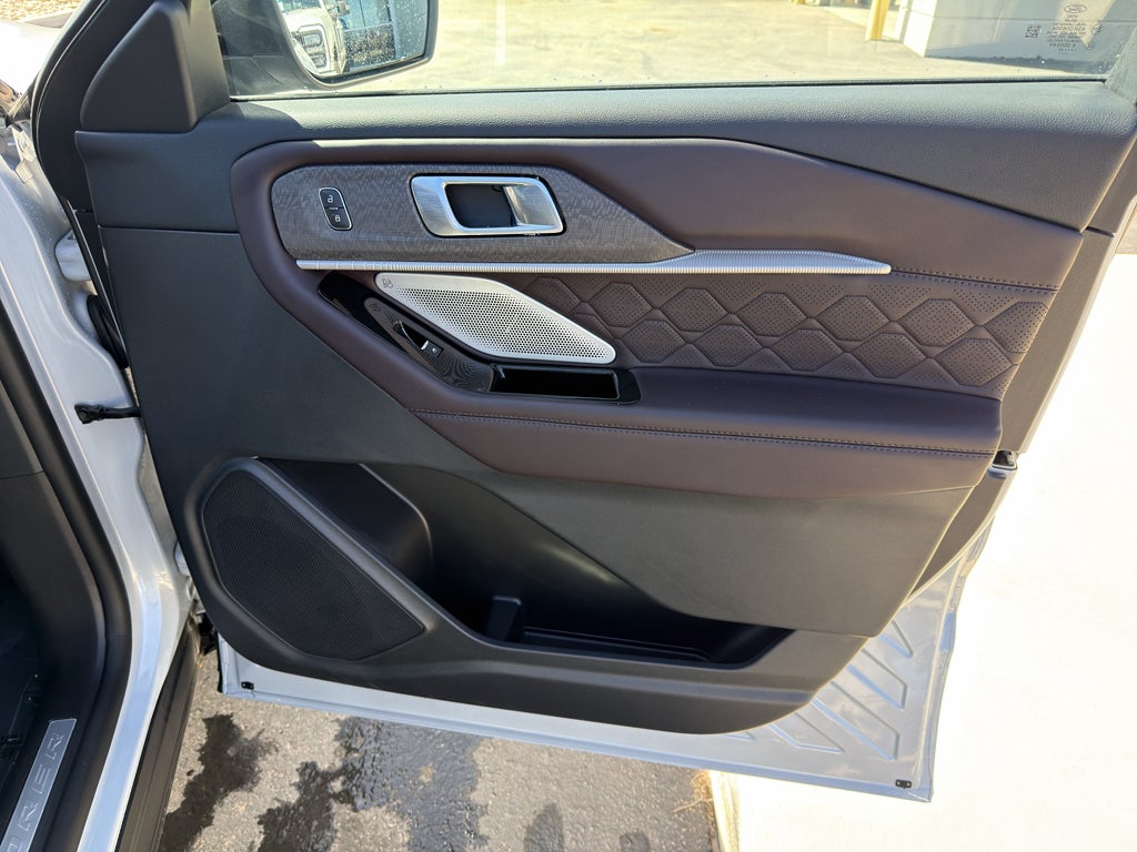 2025 Ford Explorer Platinum