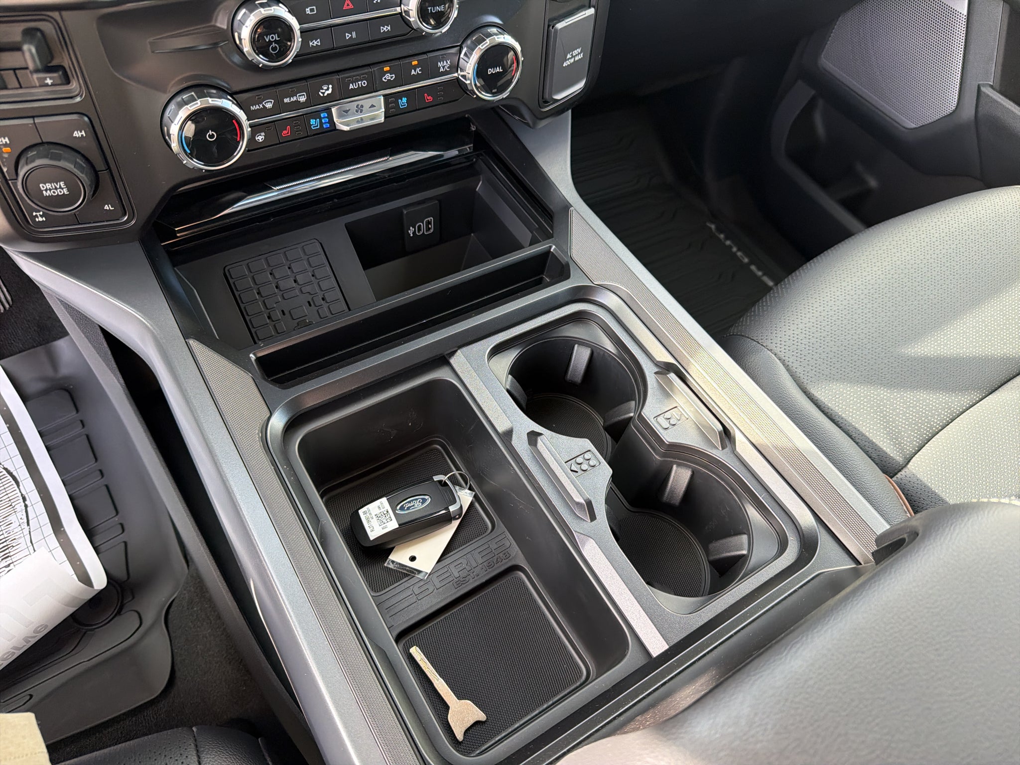 2027 Ford F-350 F-350® Lariat®