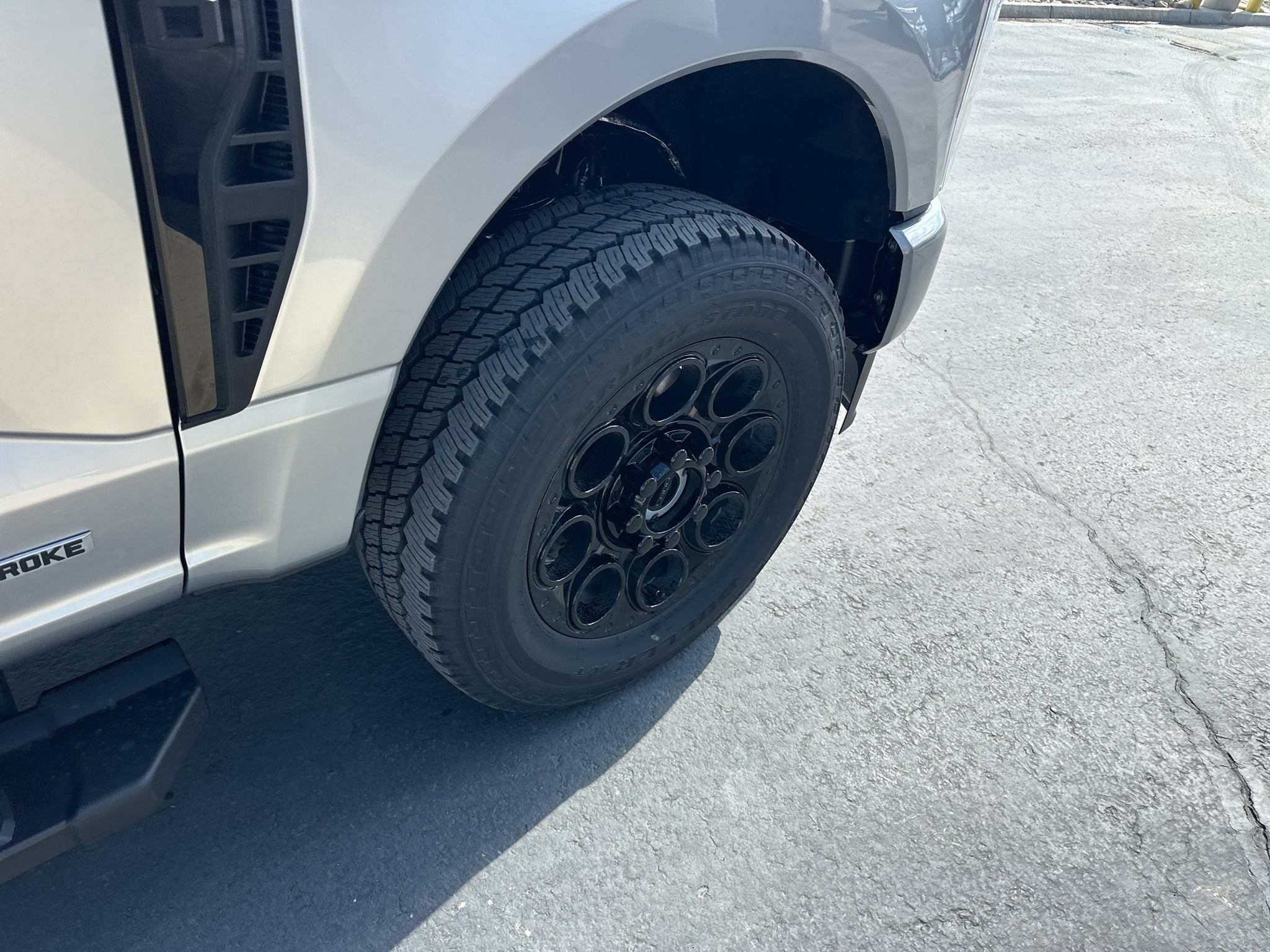 2027 Ford F-350 F-350® Lariat®