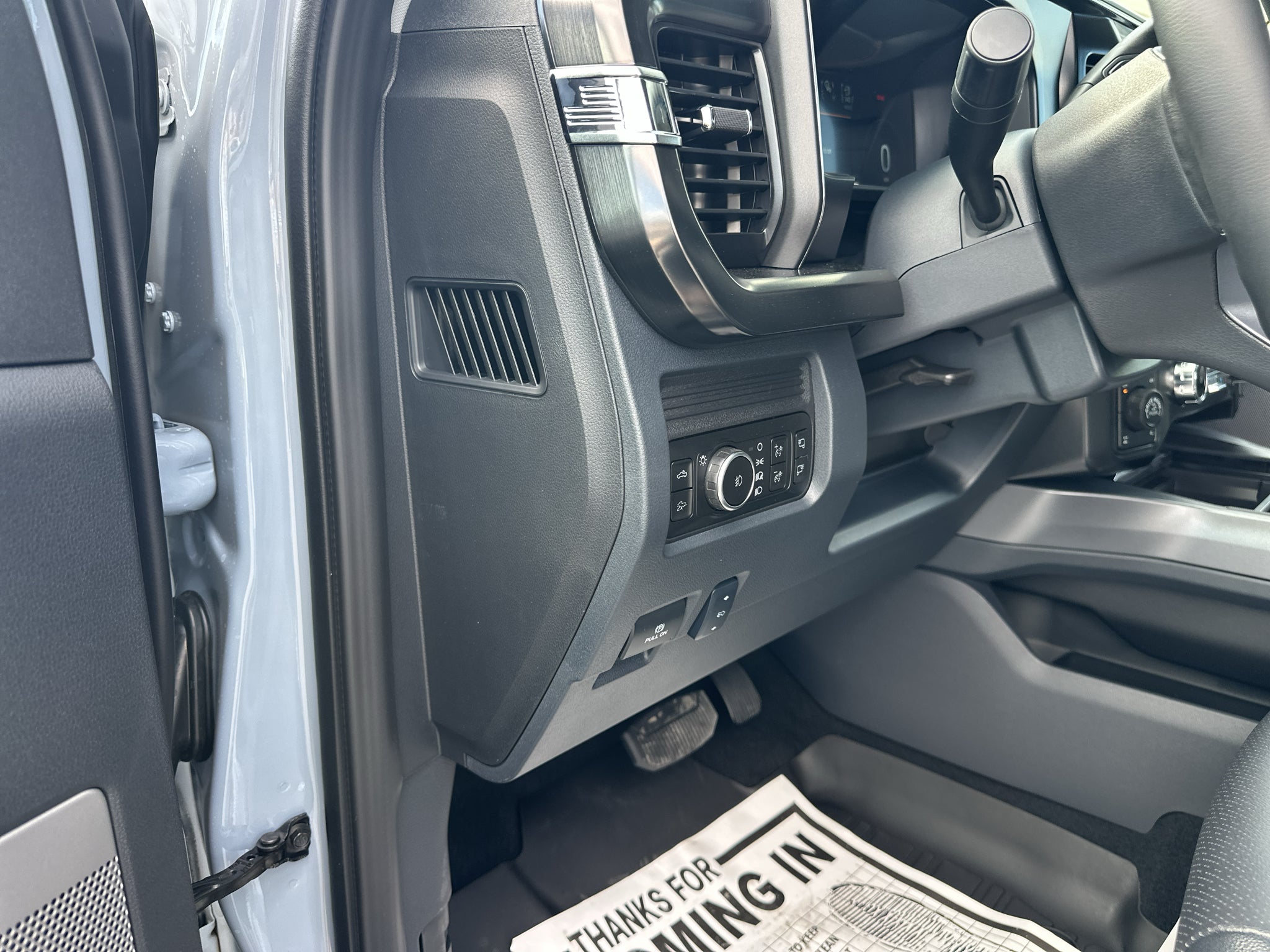 2027 Ford F-350 F-350® Lariat®