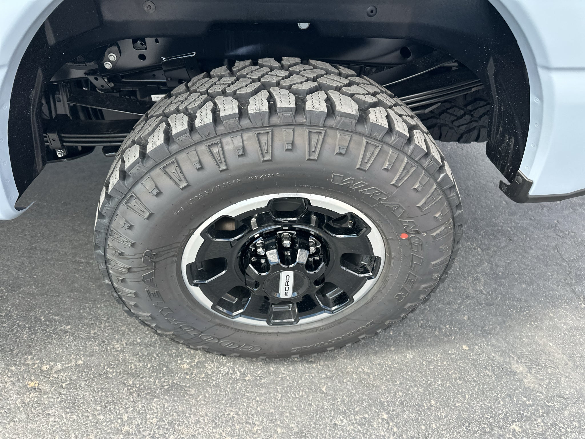 2027 Ford F-350 F-350® Lariat®
