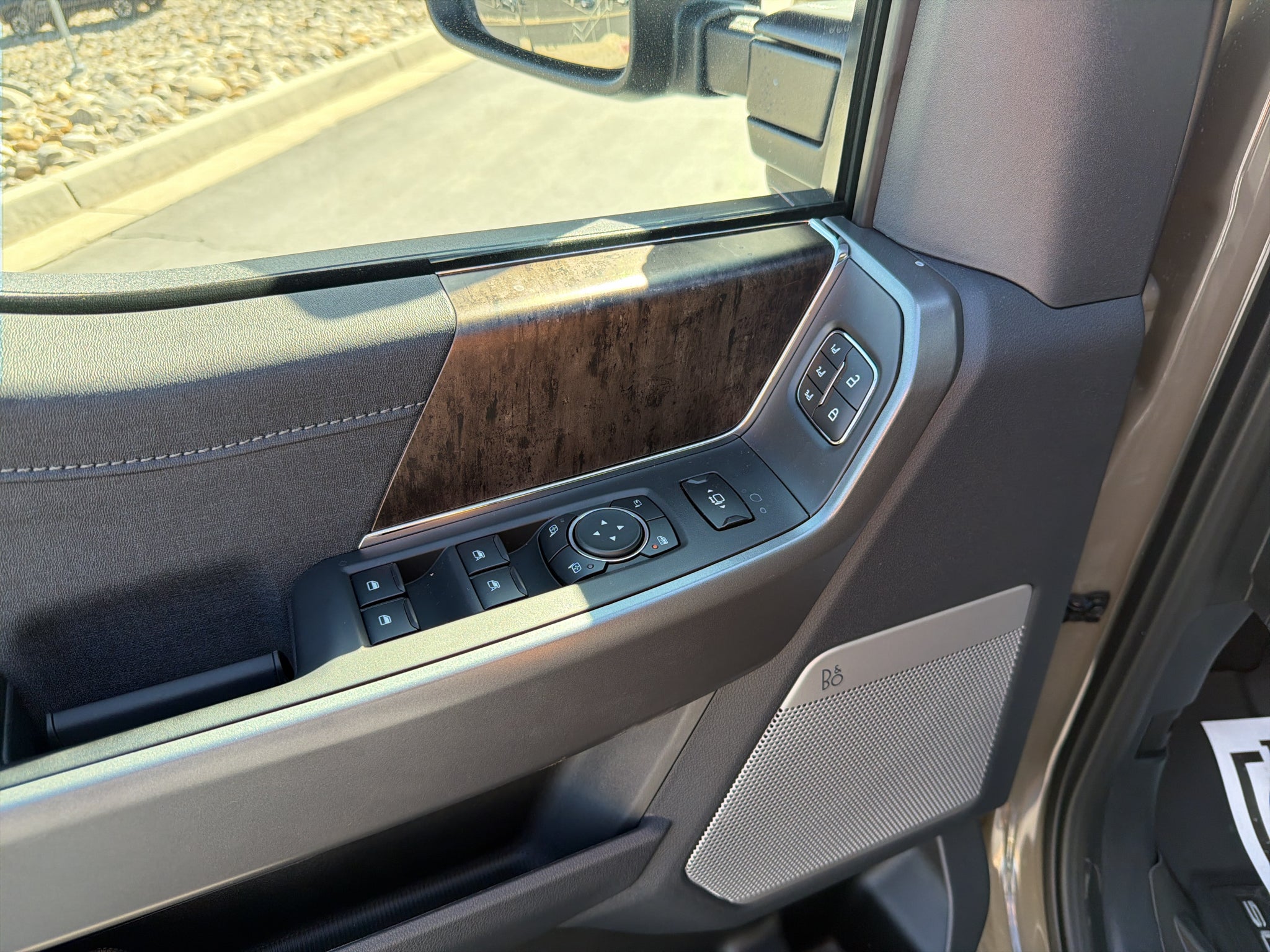 2027 Ford F-350 F-350® Lariat®