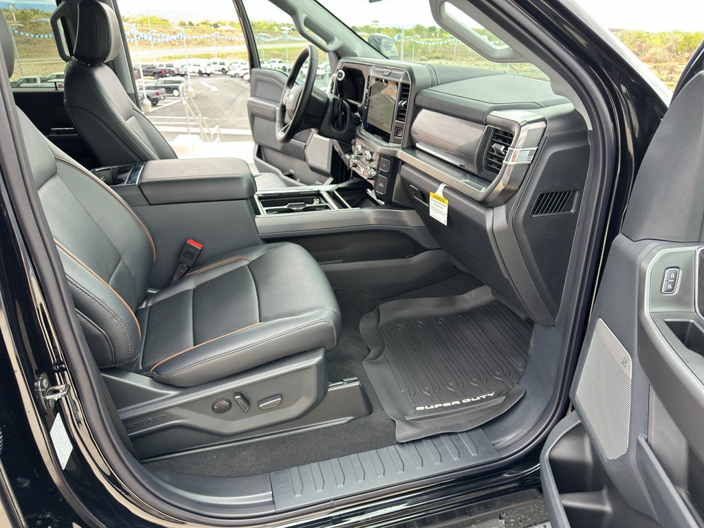 2025 Ford F-350 F-350® Lariat®