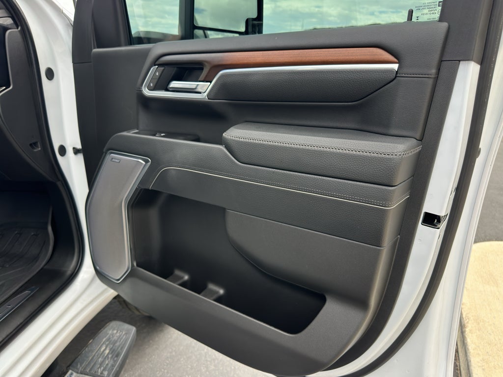 2025 GMC Sierra Denali