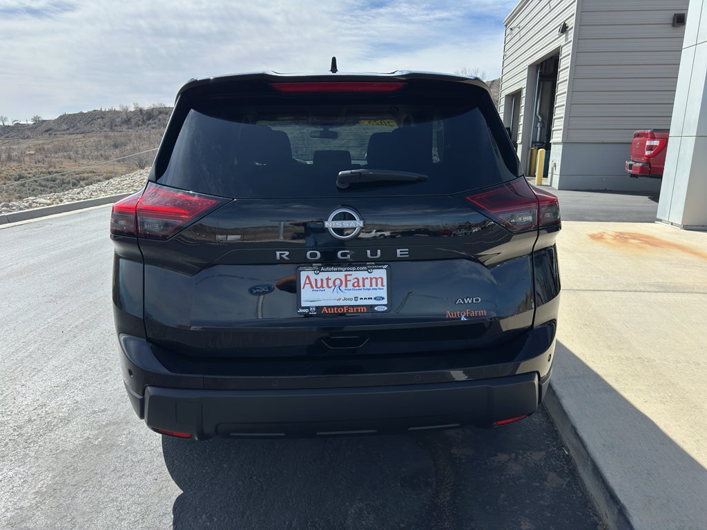 2025 Nissan Rogue SV