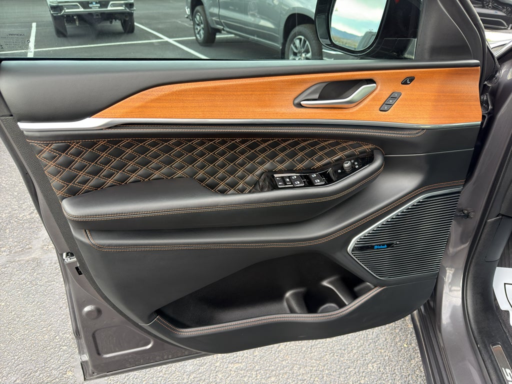 2023 Jeep Grand Cherokee 4xe Summit Reserve