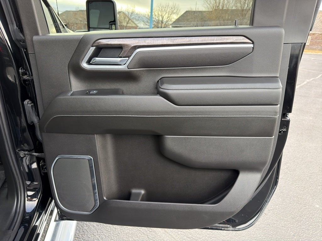 2025 Chevrolet Silverado LTZ