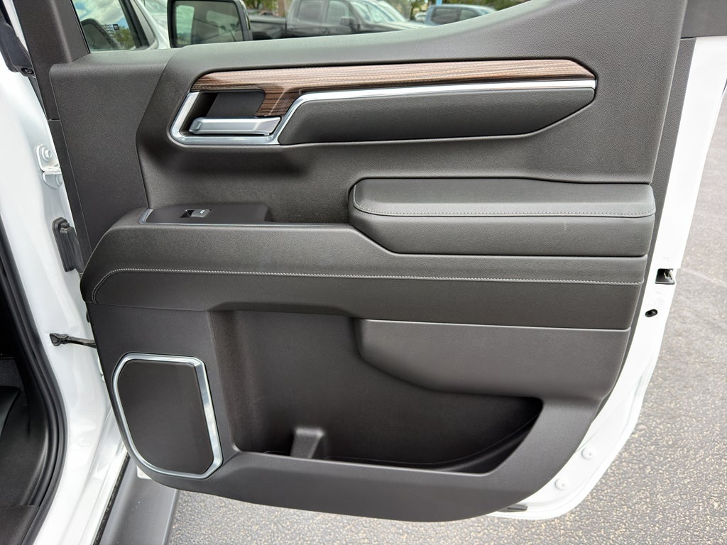 2024 Chevrolet Silverado RST