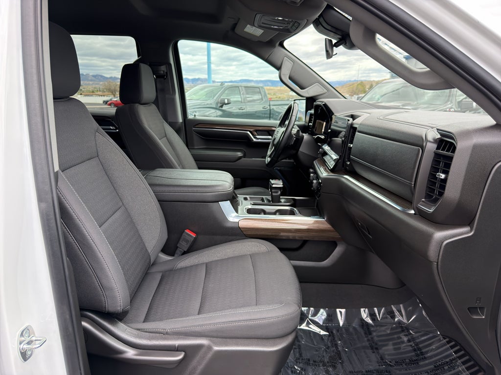 2024 Chevrolet Silverado RST