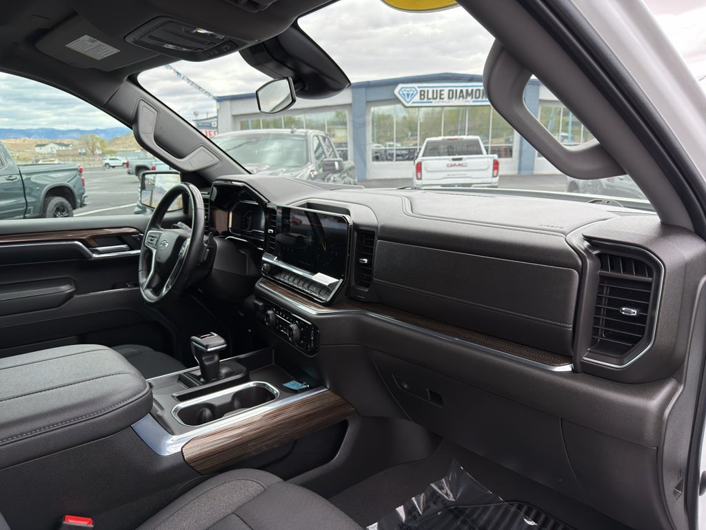 2024 Chevrolet Silverado RST