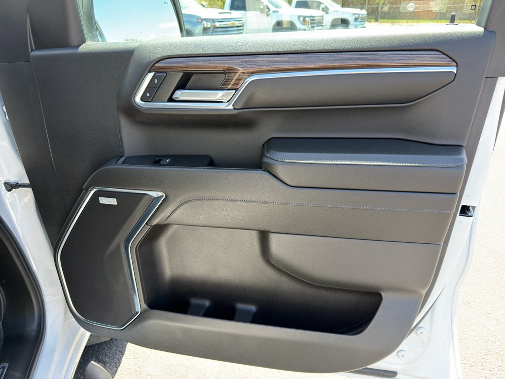 2024 Chevrolet Silverado RST