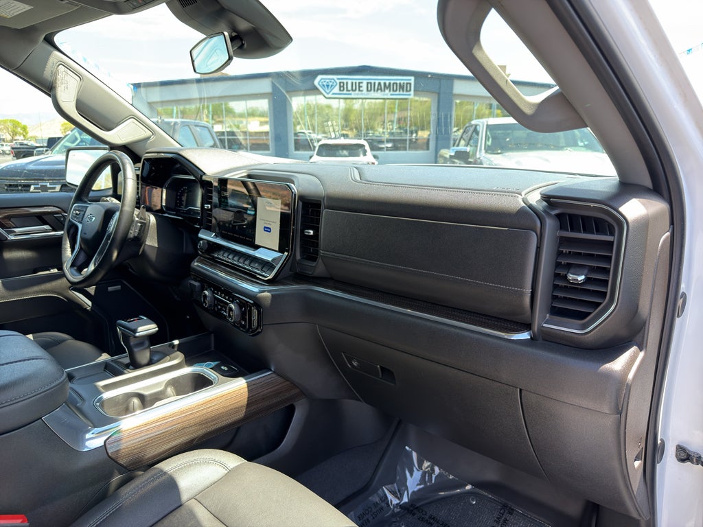 2024 Chevrolet Silverado RST