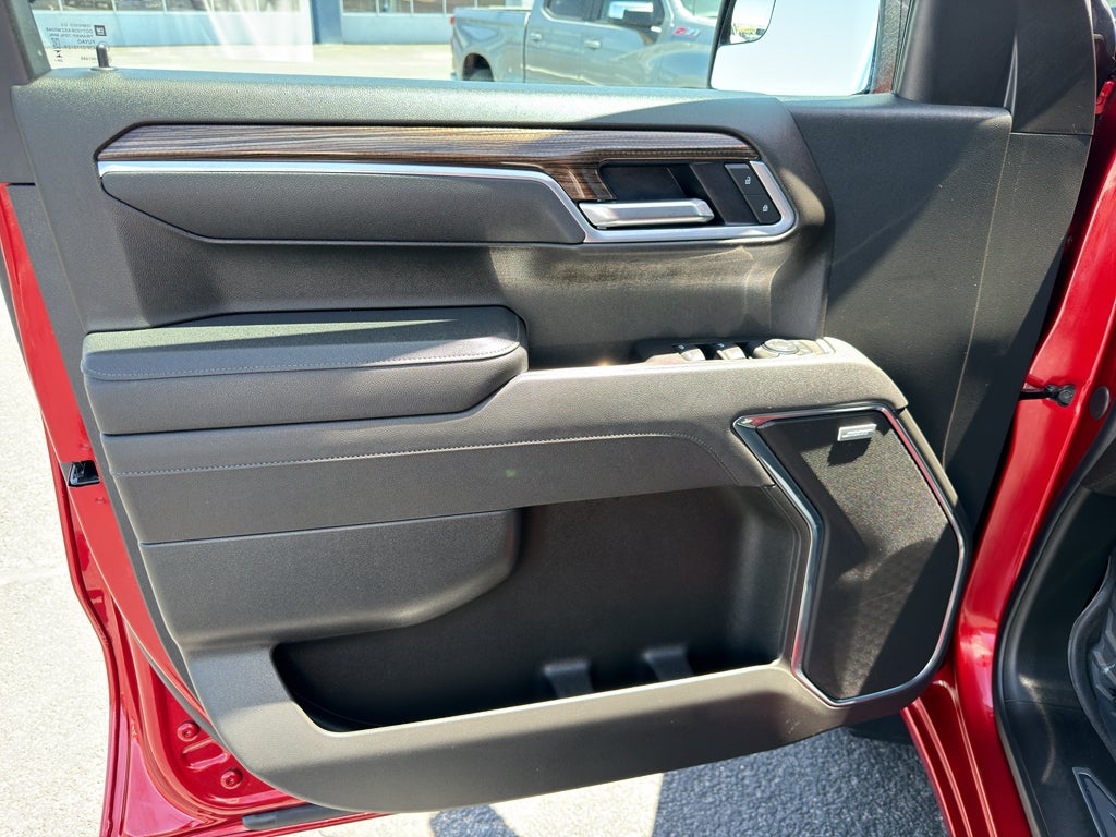 2025 Chevrolet Silverado RST