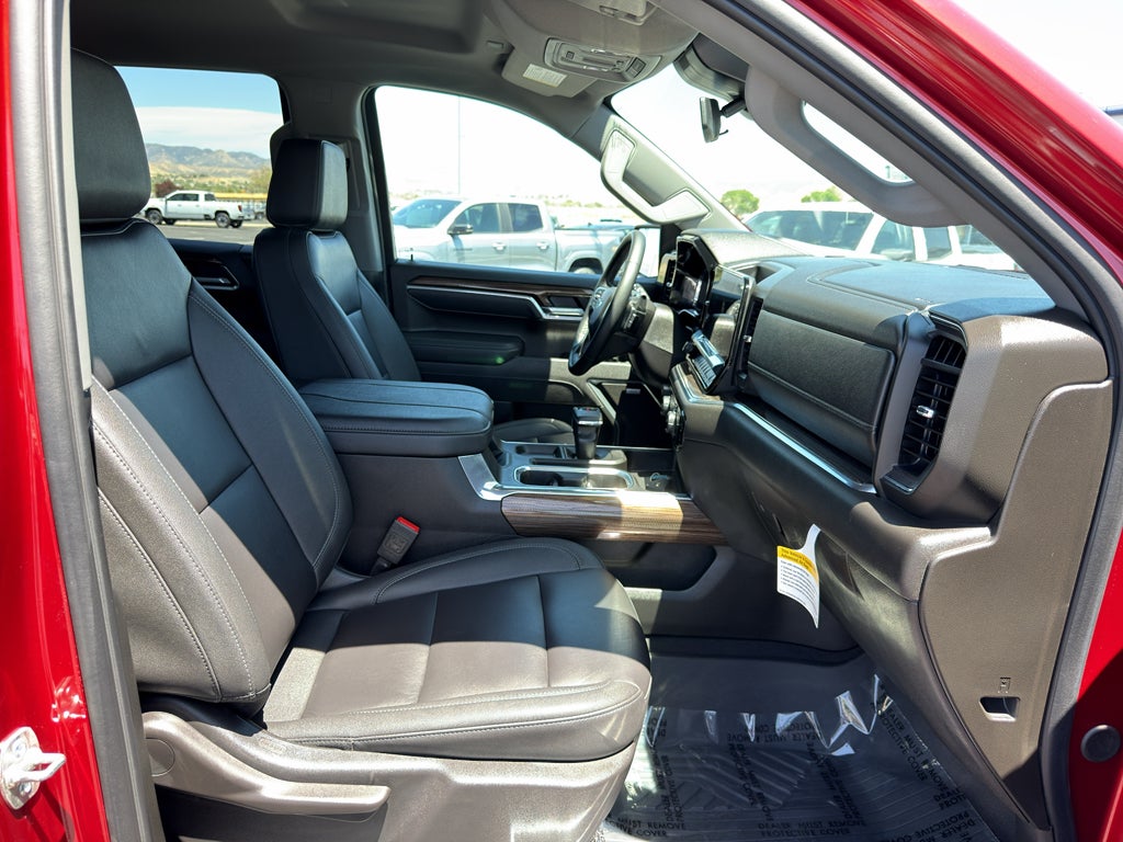 2025 Chevrolet Silverado RST