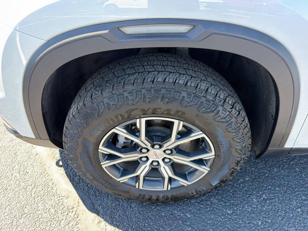 2024 GMC Acadia AWD AT4
