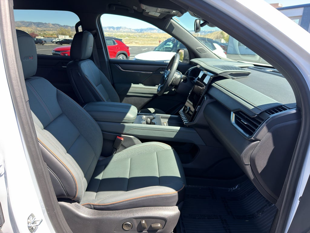 2024 GMC Acadia AWD AT4