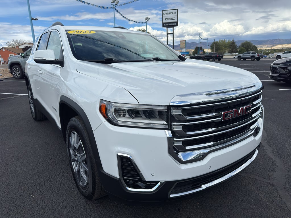 2023 GMC Acadia SLT