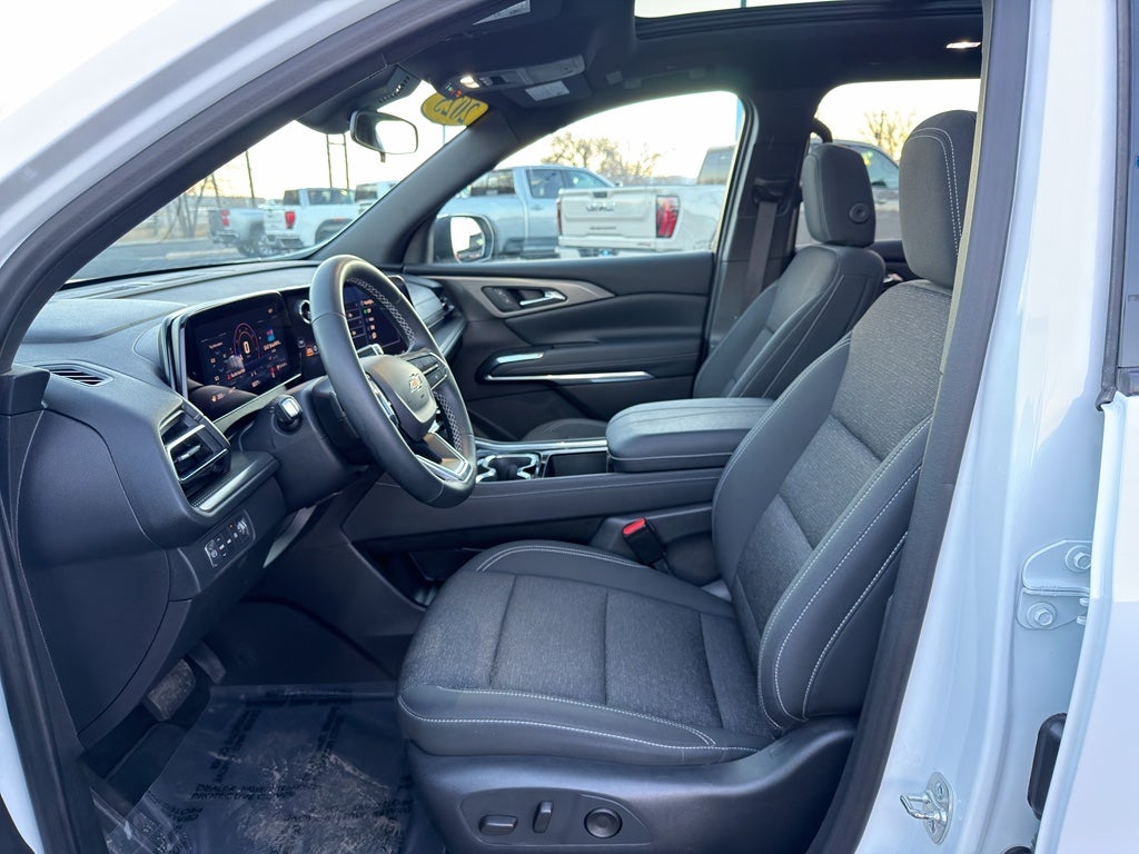 2025 Chevrolet Traverse AWD LT