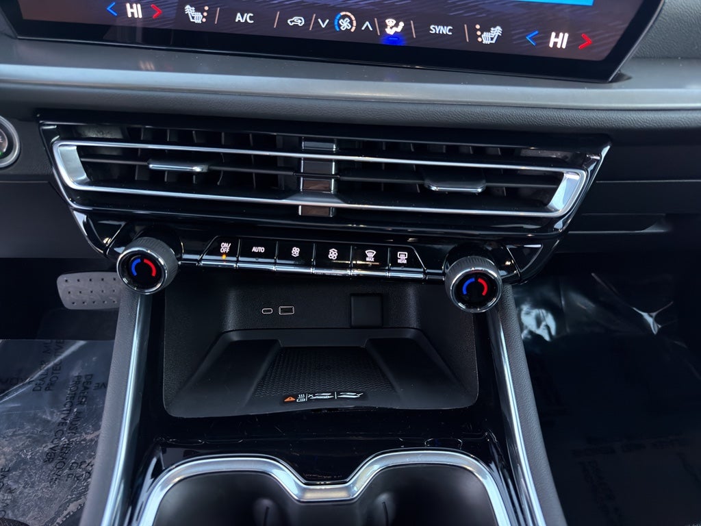 2025 Chevrolet Traverse AWD LT