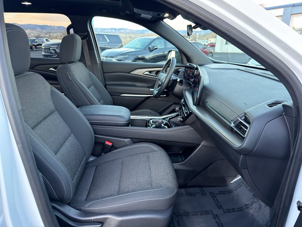 2025 Chevrolet Traverse AWD LT