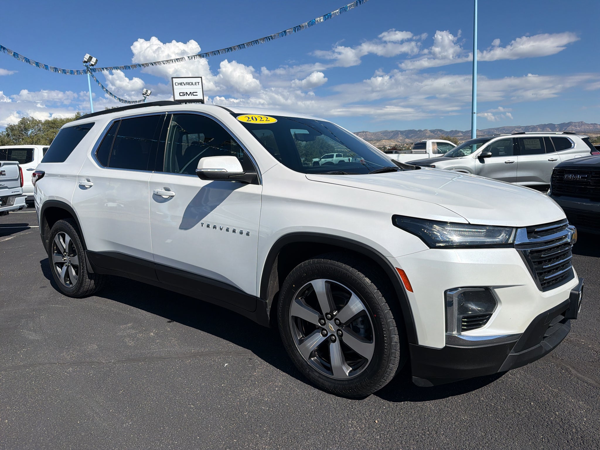2022 Chevrolet Traverse LT Leather
