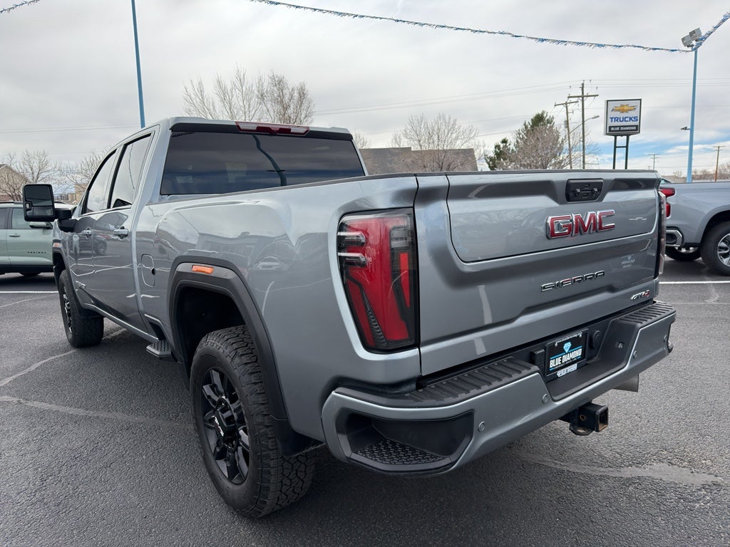 2025 GMC Sierra AT4