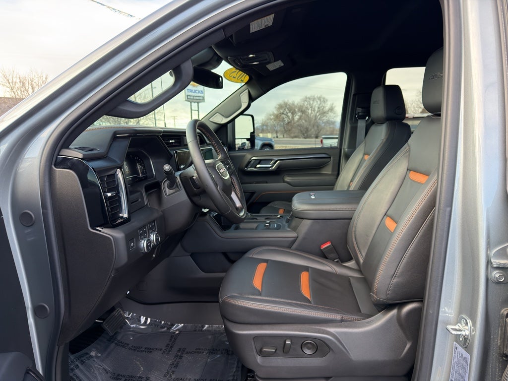 2025 GMC Sierra AT4
