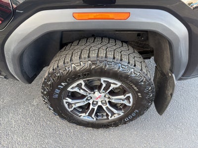 2023 GMC Canyon 4WD AT4