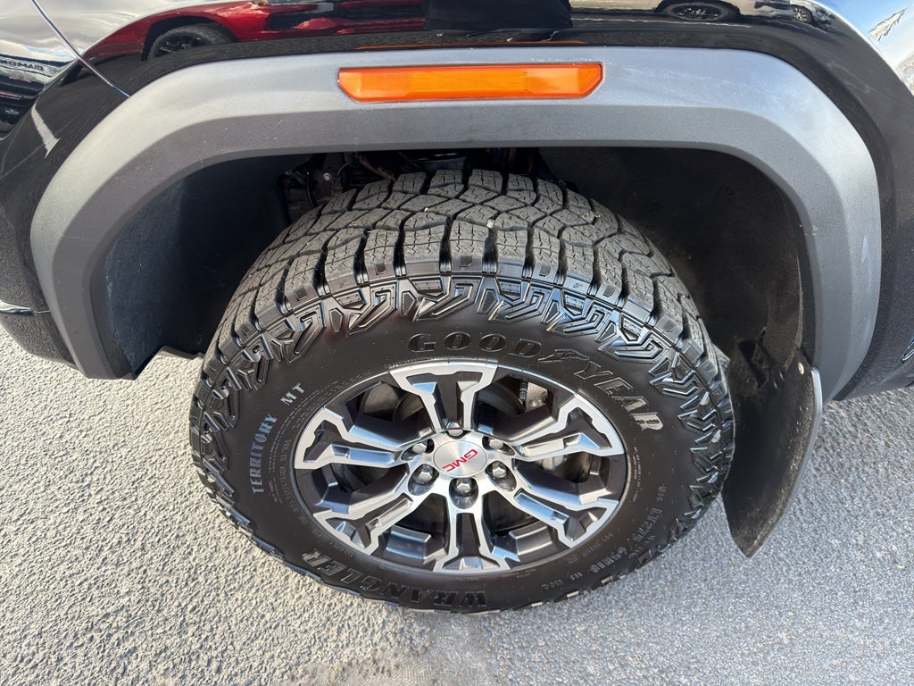 2023 GMC Canyon 4WD AT4