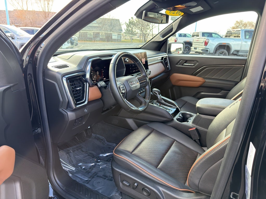 2023 GMC Canyon 4WD AT4