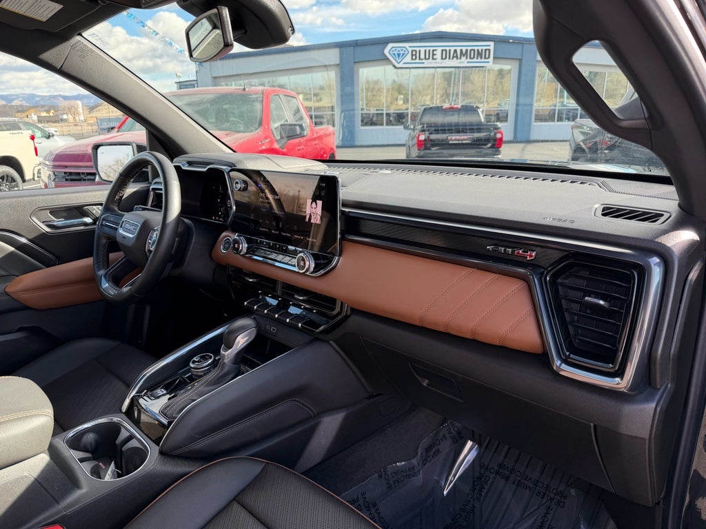 2023 GMC Canyon 4WD AT4