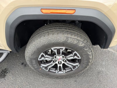 2024 GMC Canyon 4WD AT4