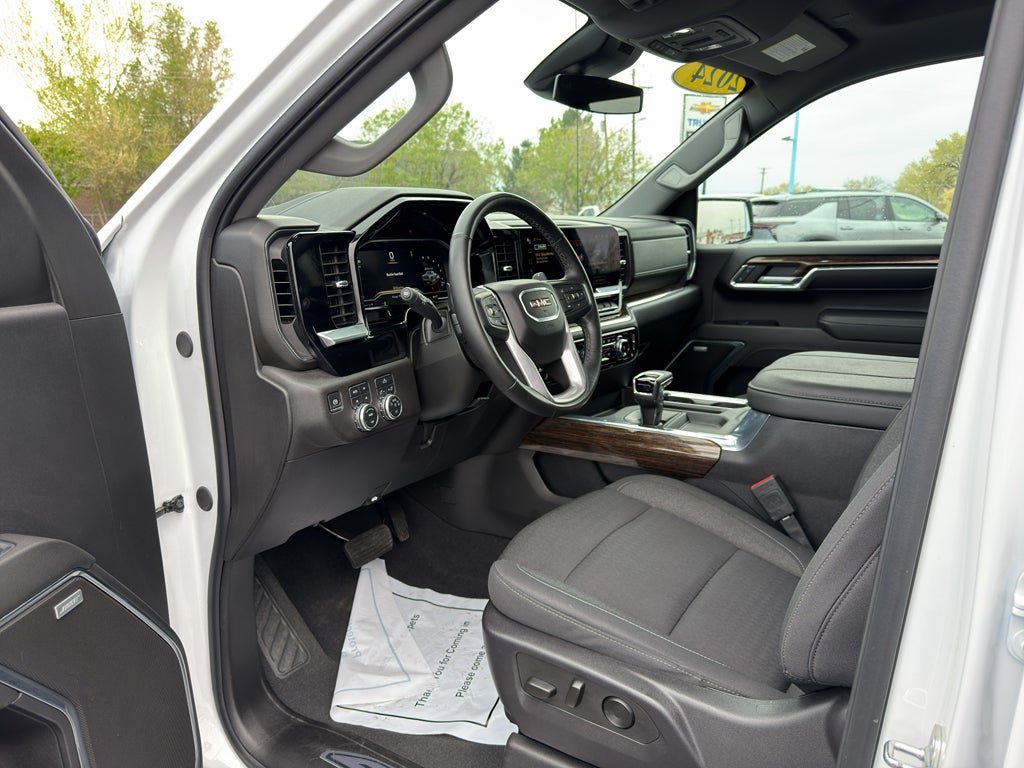 2024 GMC Sierra Elevation