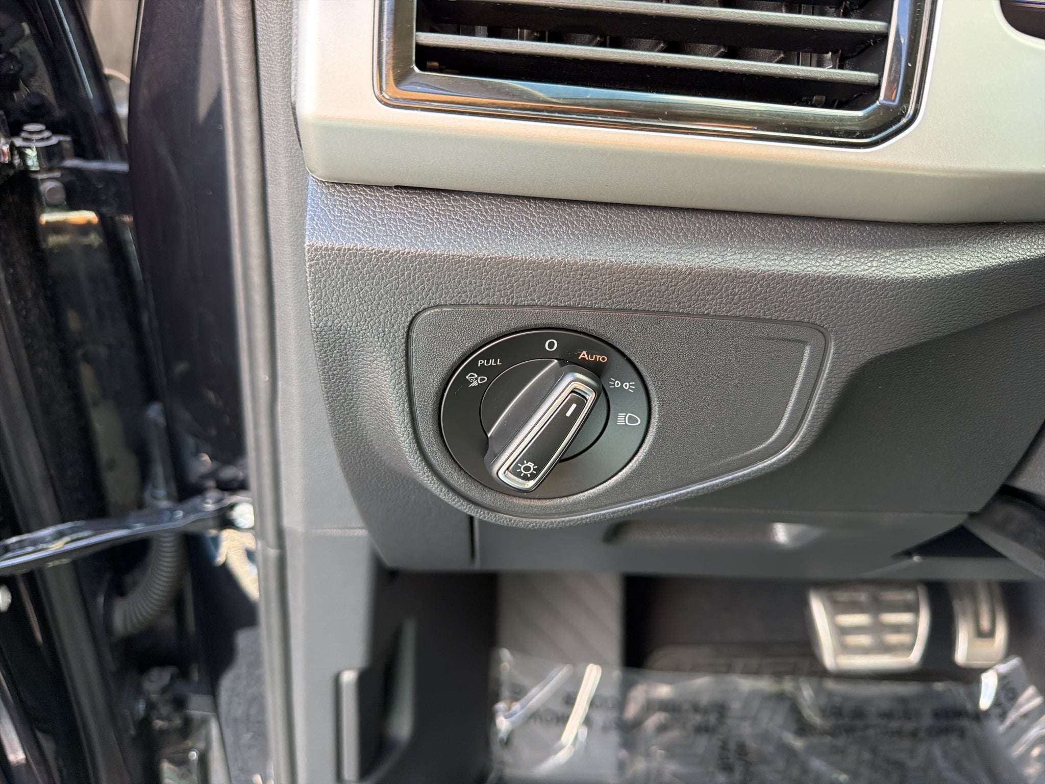 2023 Volkswagen Atlas 3.6L V6 SEL Premium R-Line