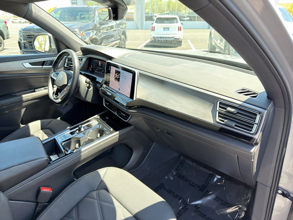 2025 Volkswagen Atlas Cross Sport 2.0T SE w/Technology